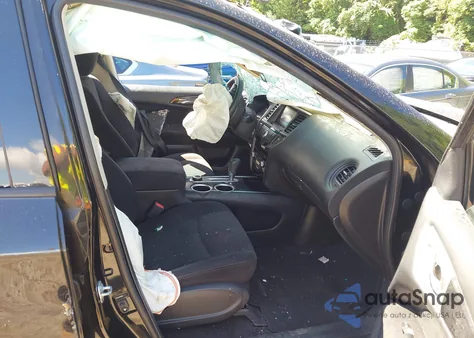 2016 Nissan Pathfinder S z USA, uszkodzony, nr VIN 5N1AR2MM3GC664882